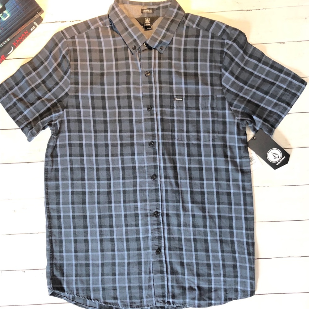 NWT. Volcom Men's Keiran Plaid Pocket Shir Blue Size Small